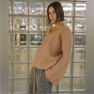 Zara Chunky V-Neck Ribbed Sweater M